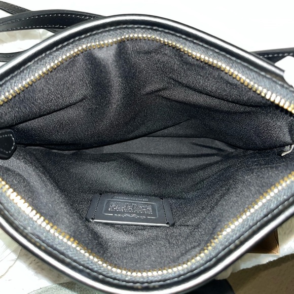 Authentic Coach handbag - Picture 4 of 5